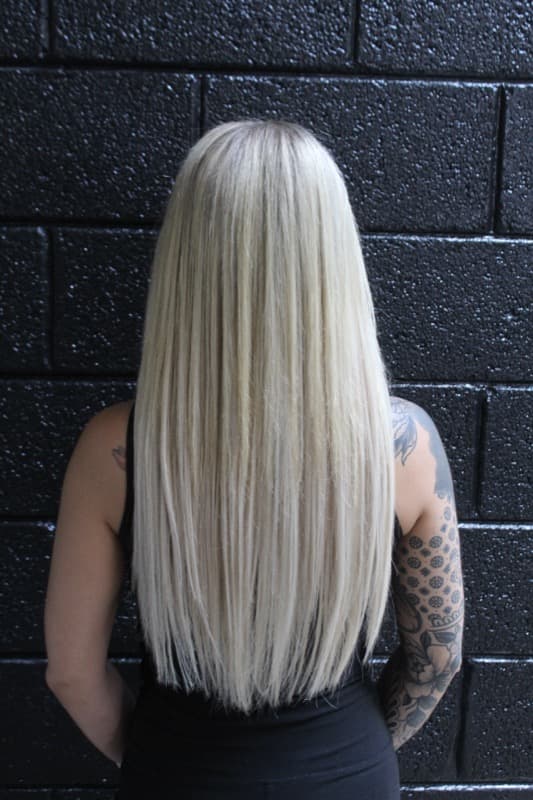 Hand-Tied vs. Traditional Weft Extensions: Which Is Right for You?
